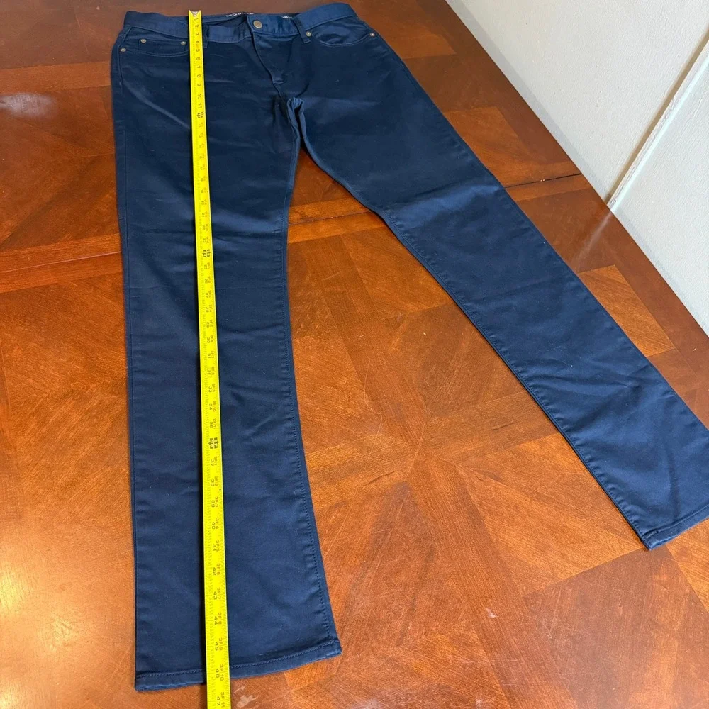Banana Republic brand banana